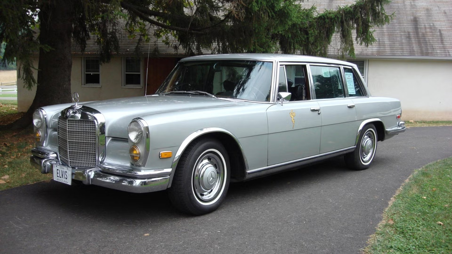 Mercedes-Benz 600 de Elvis Presley en un entorno natural