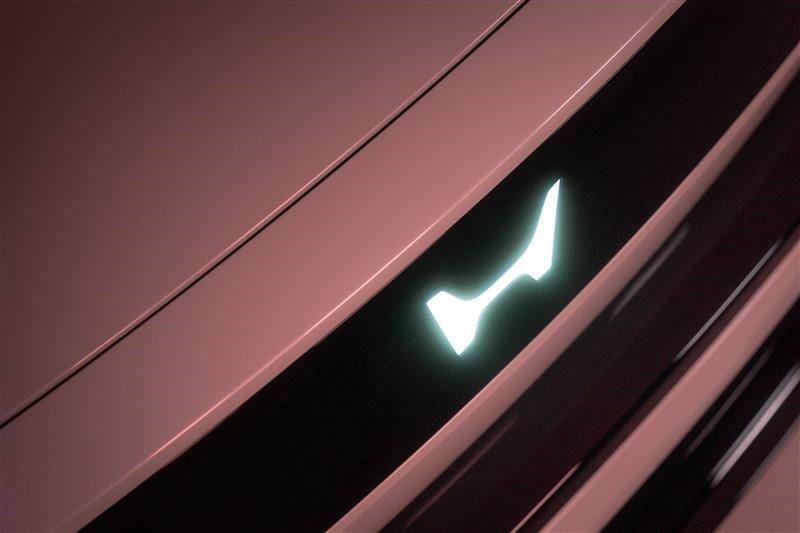 Nuevo emblema de Honda para su era eléctrica con diseño limpio.