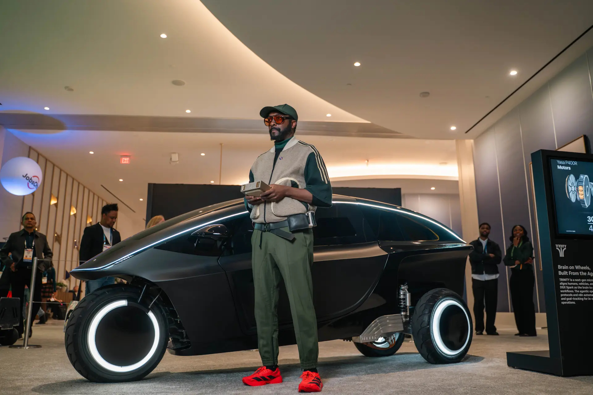 Prototipo del microvehículo eléctrico TRINITY presentado por will.i.am en CES 2026