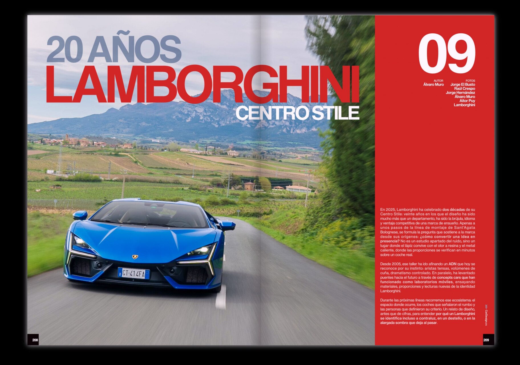 Lamborghini en una carretera rodeada de paisajes verdes y montañas