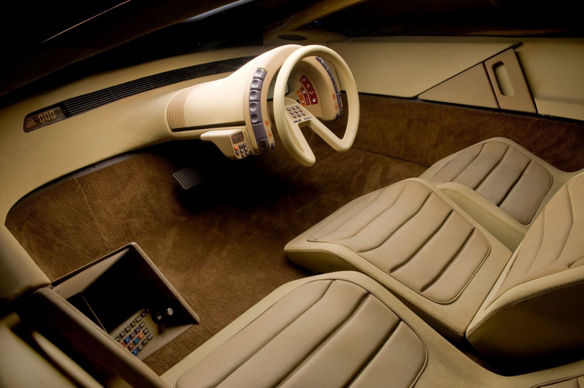 Interior del Citroën Karin, un concept car innovador de los años 80.