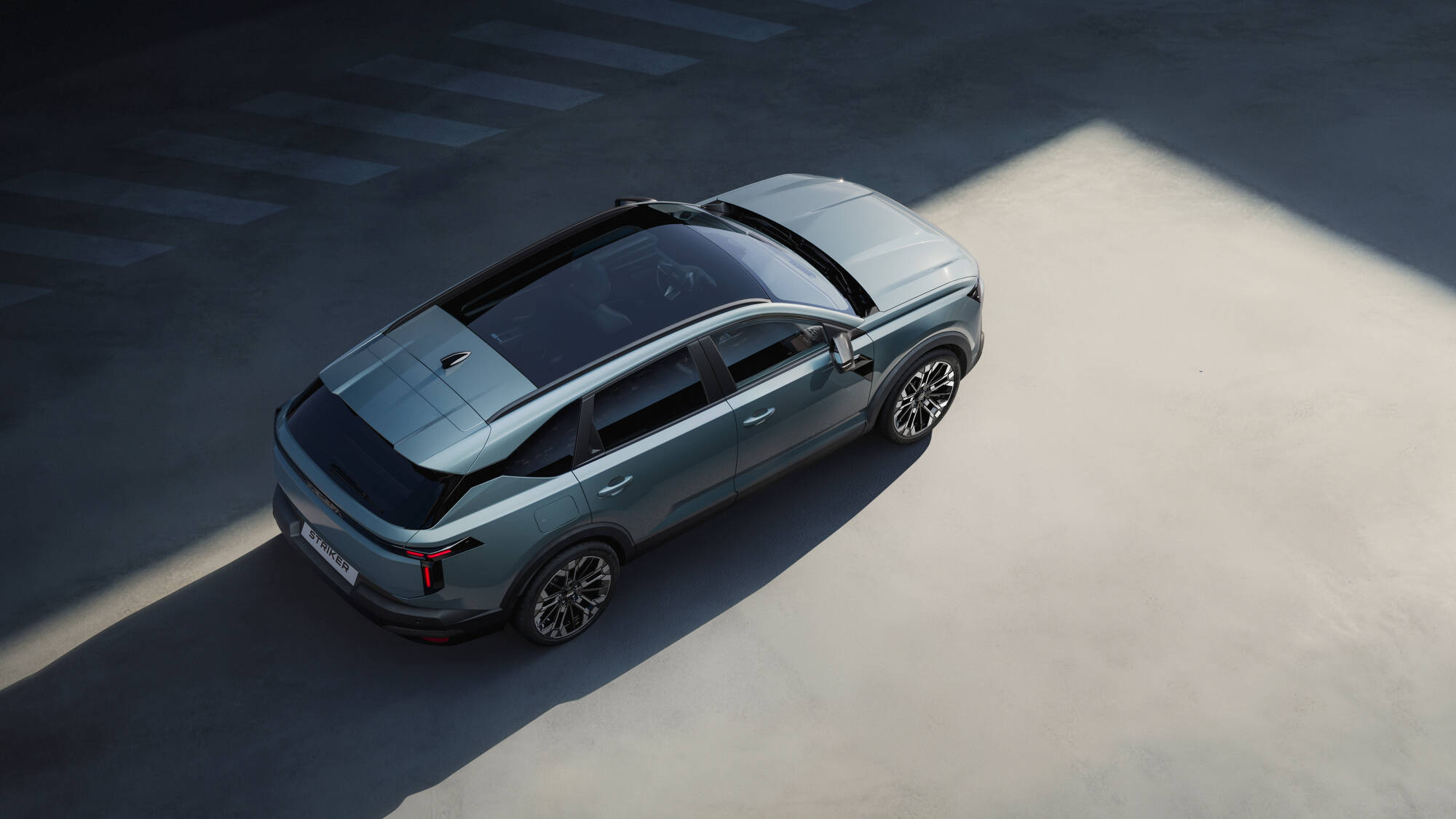 Vista aérea del Dacia Striker en un entorno urbano moderno