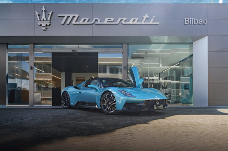 Maserati MCPURA en la inauguración de su concesionario en Bilbao