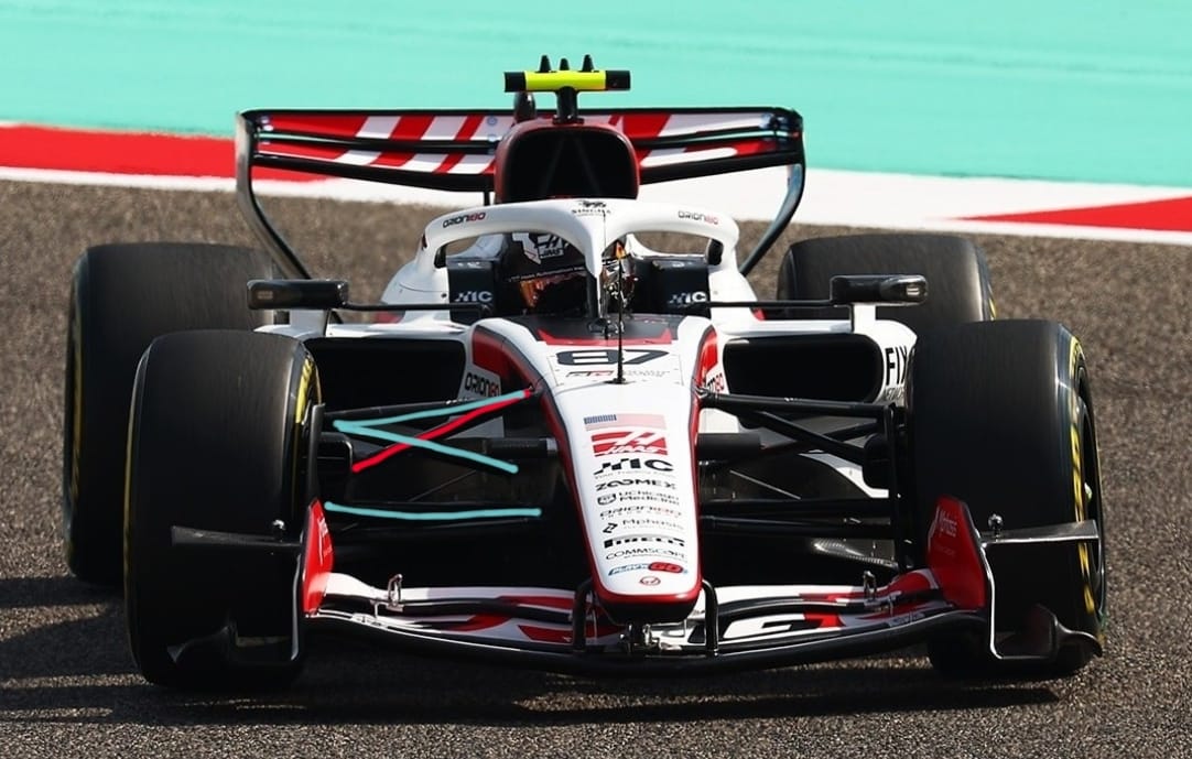 Vista del monoplaza VF-26 con Sistema push-rod de la suspensión delantera del VF-26en la suspensión delantera