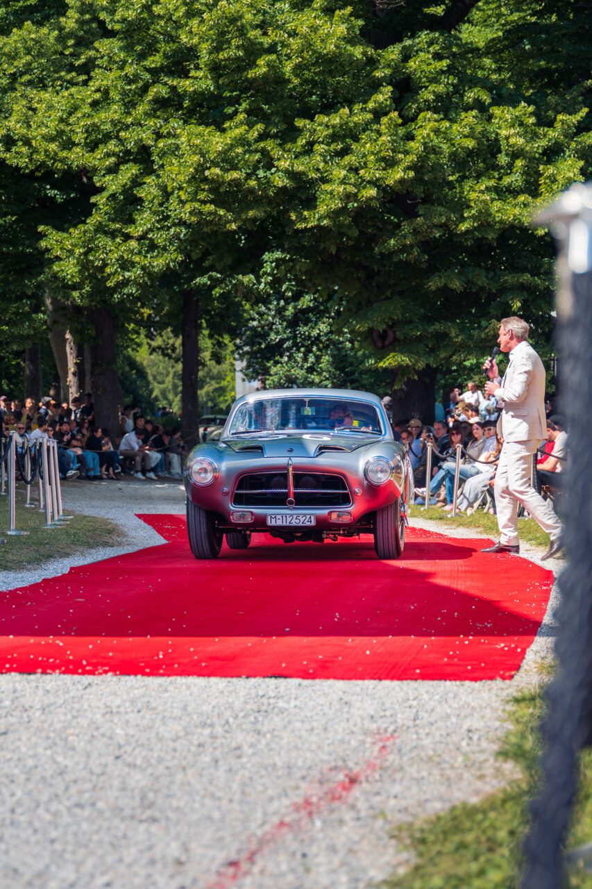 Entrega de premios durante el domingo del Concorso d'Eleganza en Villa Erba (Autor: Álvaro Muro)