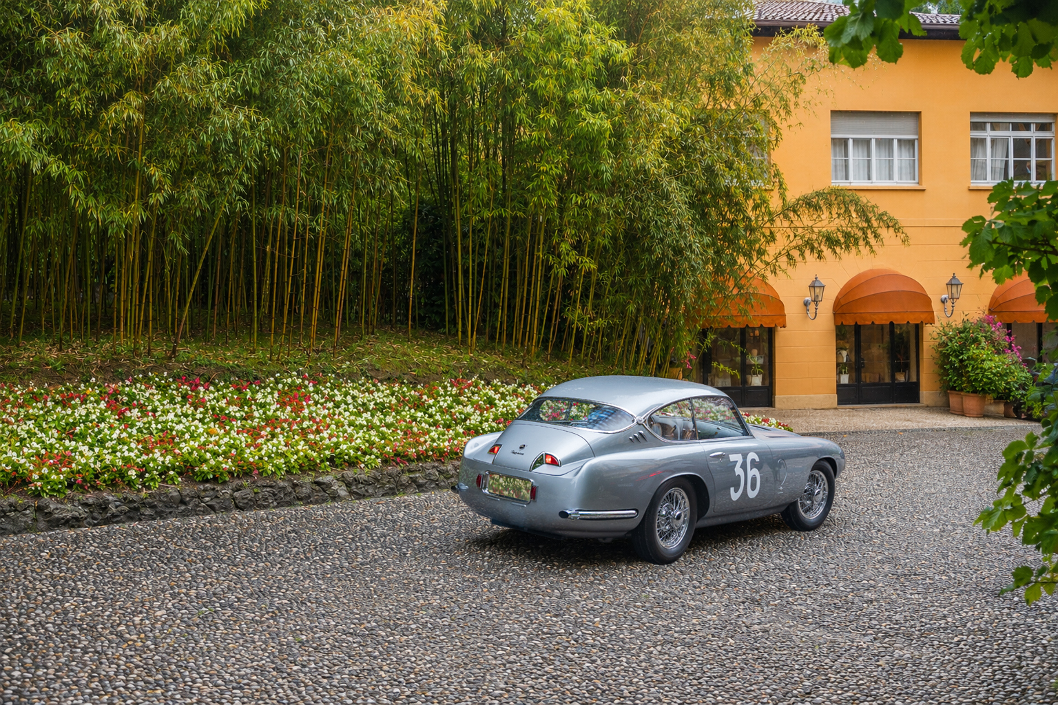 Pegaso Z-102 Touring de camino a la inspección en Villa d'Este (Autor: Álvaro Muro)