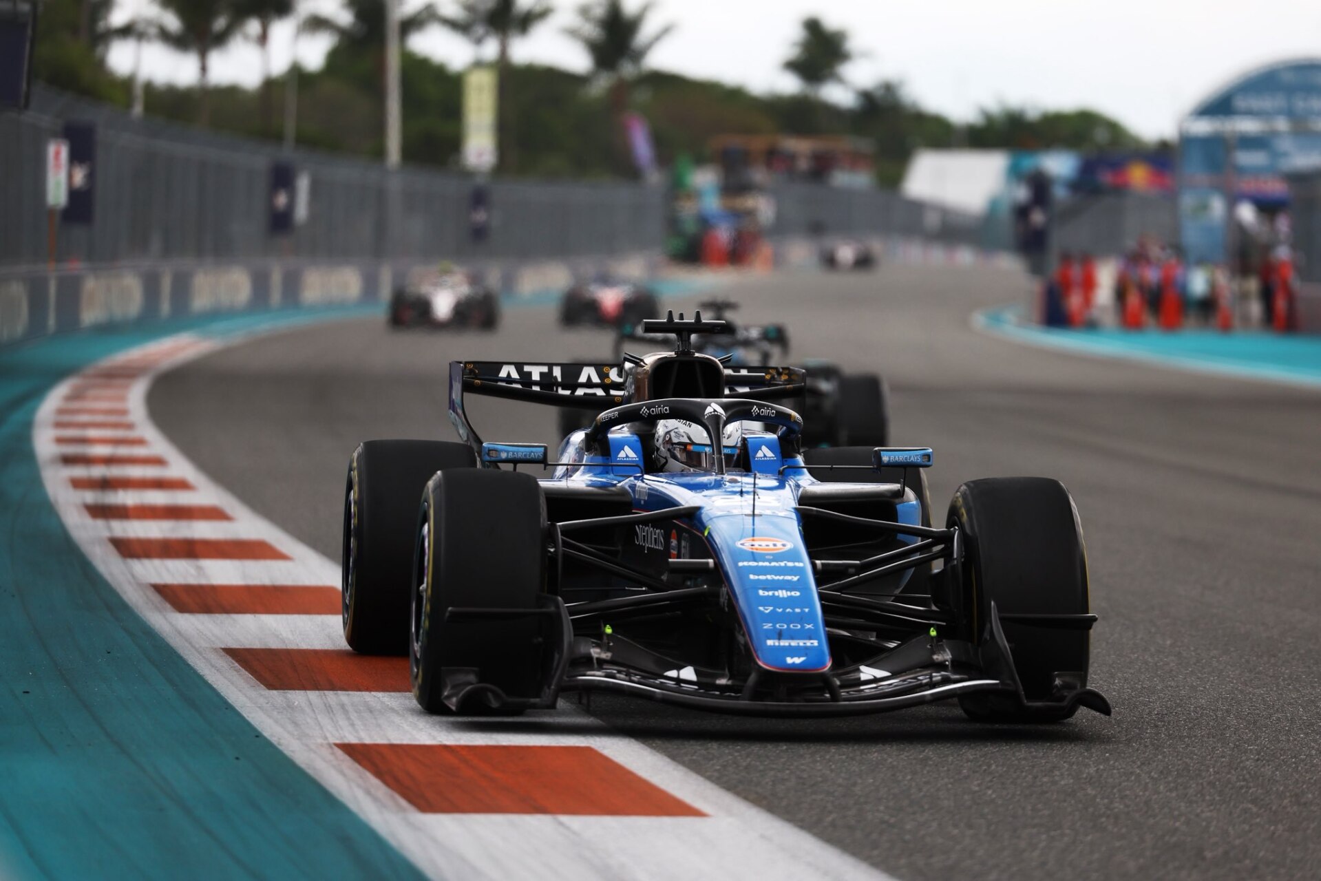 Alexander Albon conduciendo el FW48 en el GP de Miami de 2026
