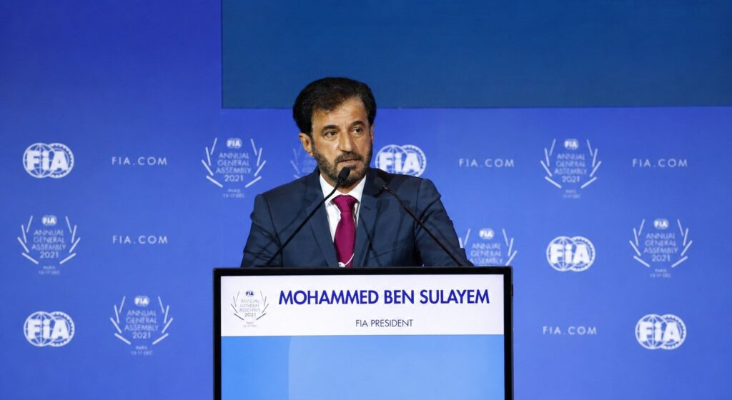 Mohammed Ben Sulayem hablando sobre motores V8 en la Fórmula 1