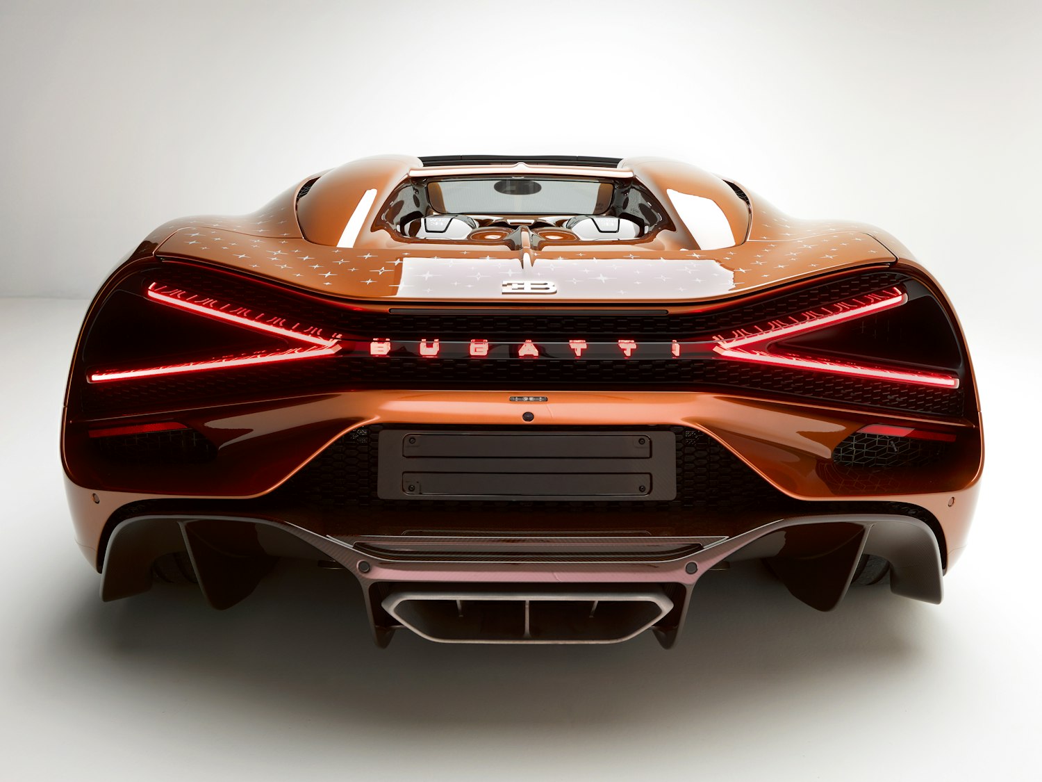 Vista trasera del Bugatti W16 Mistral 'Le Retour du Jeune Prince'