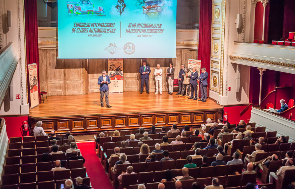 Ponencia en el Congreso Internacional de Clubes Automovilistas en Bilbao