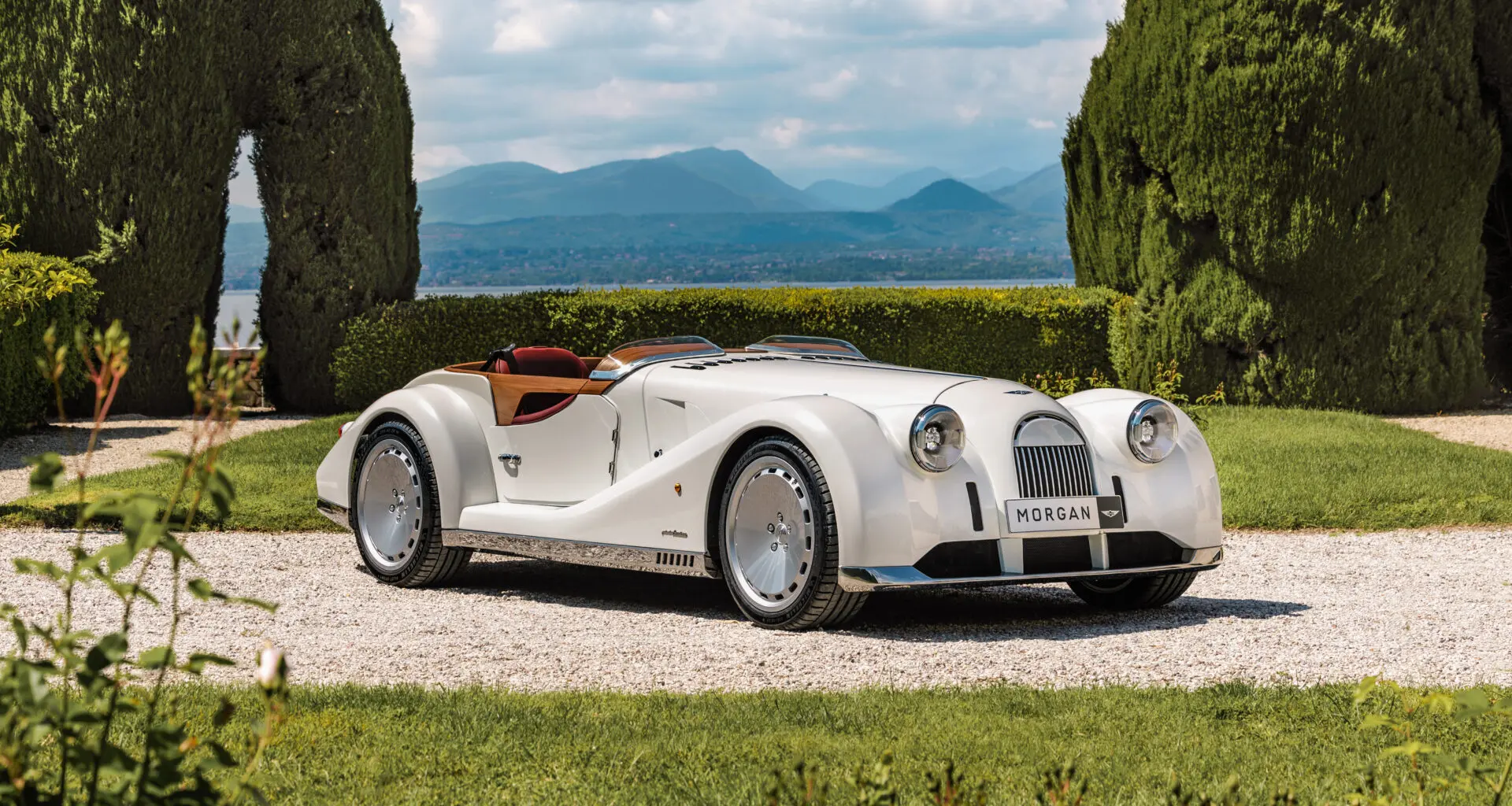 La edición limitada Morgan Midsummer presentada en 2024 celebra la fabricación de carrocerías