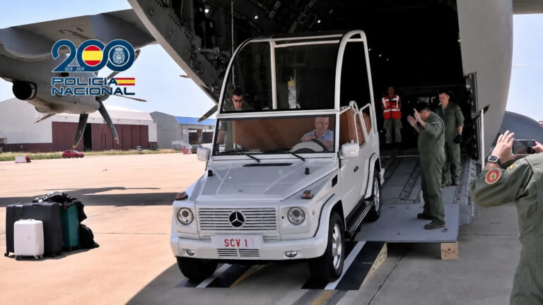 Mercedes G 500 papamóvil del Papa León XIV en España