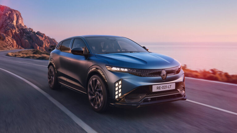 Nuevo Renault Mégane E-Tech estrena cara para no envejecer
