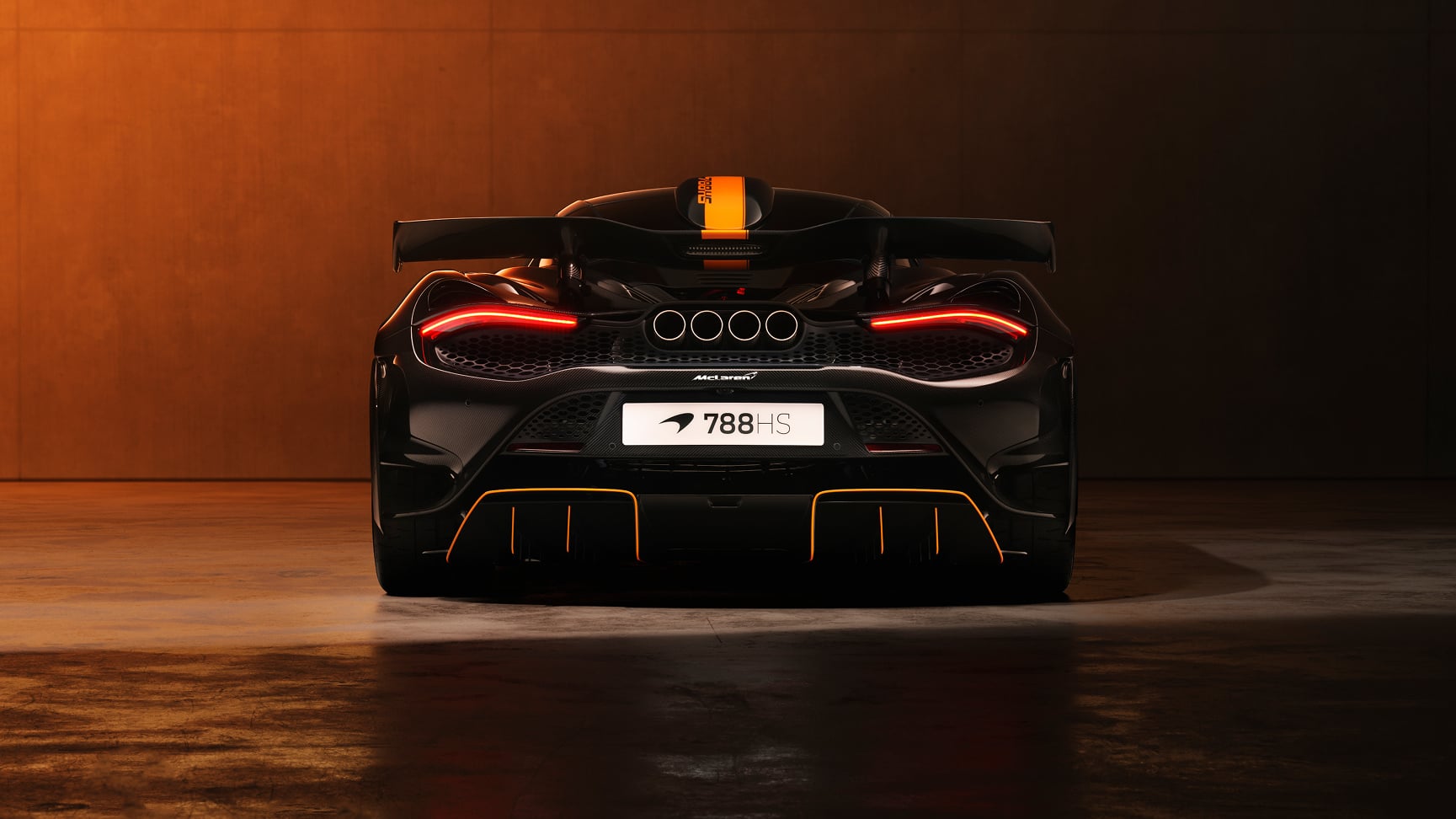 Vista trasera del McLaren 788HS en un entorno oscuro