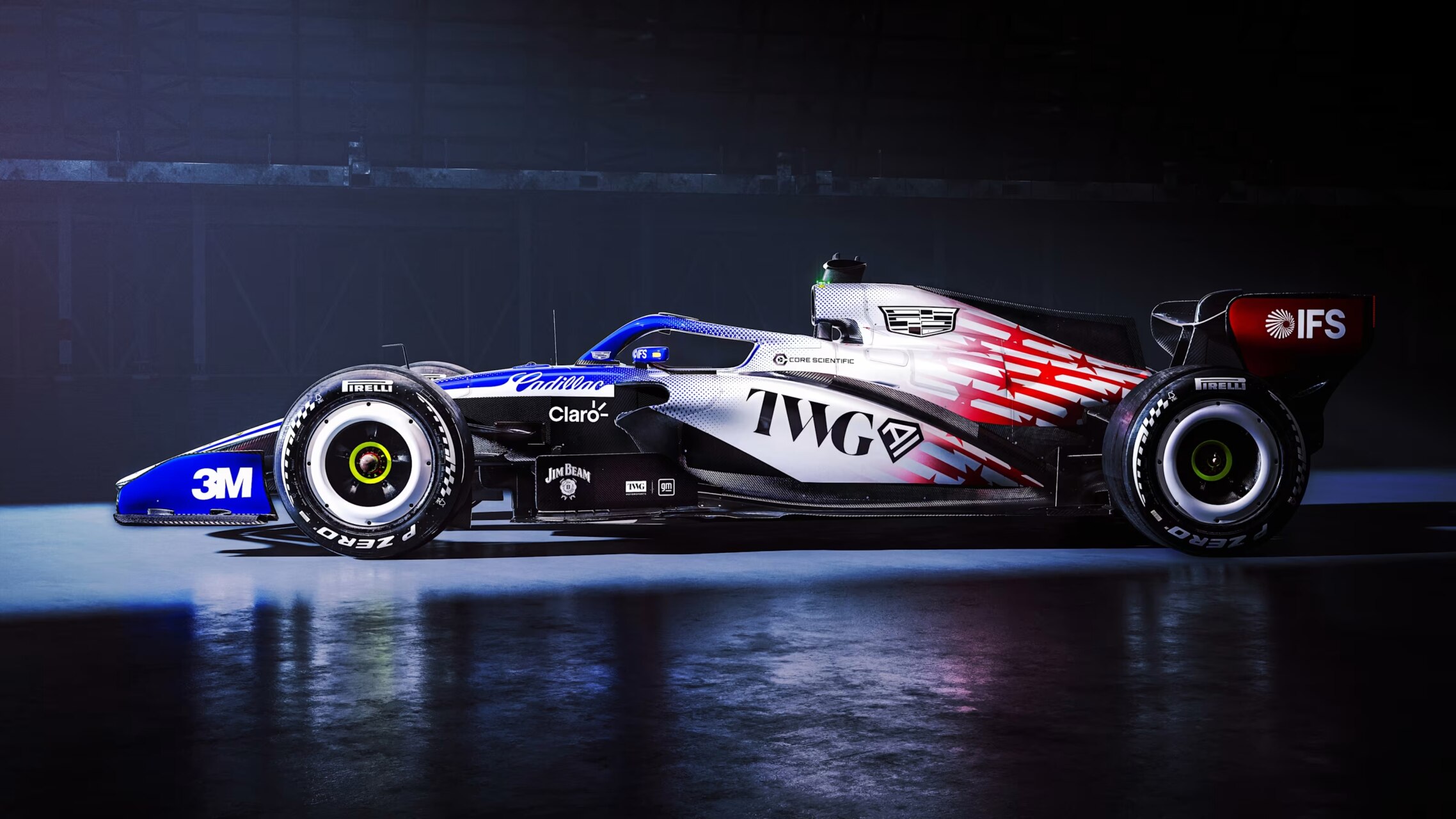Monoplaza de Fórmula 1 de Cadillac con diseño inspirado en la bandera estadounidense