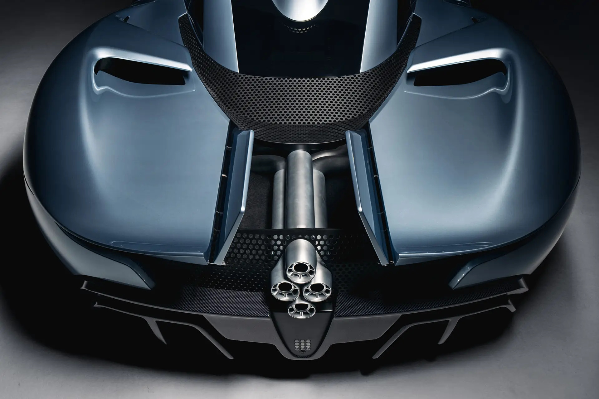 El Hennessey Blackbird monta un nuevo motor V8 atmosférico de 6,2 litros desarrollado conjuntamente con Ilmor Engineering.