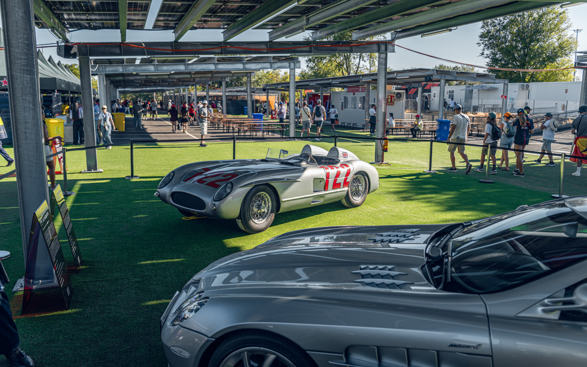 Car Showcarse "Pasado y Presente de Mercedes-Benz" en la Fan Zone Barrio durante en Gran Premio de Madrid de Fórmula 1 (Autor: Jorge Hernandez Gómez)